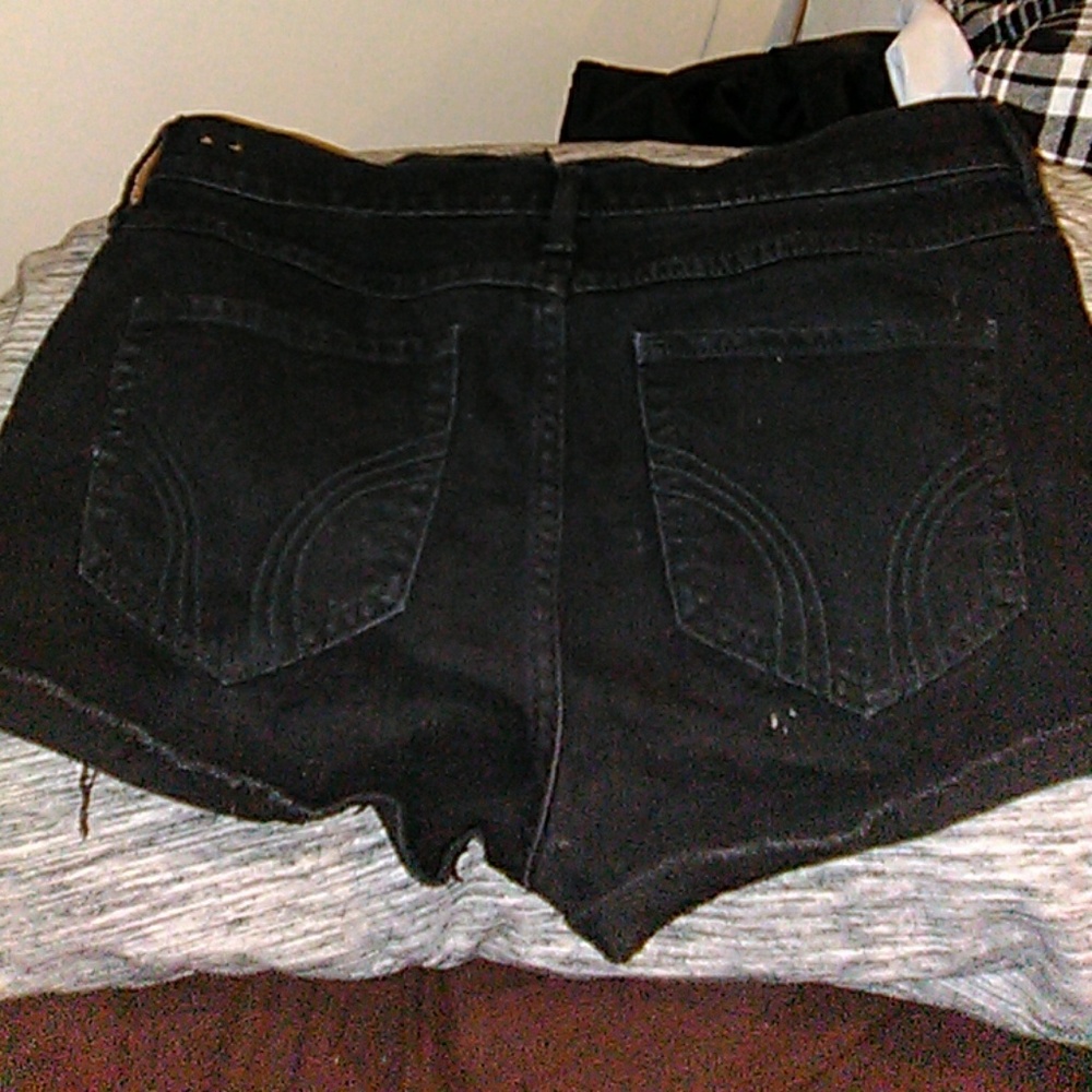 Black hollister shorts
